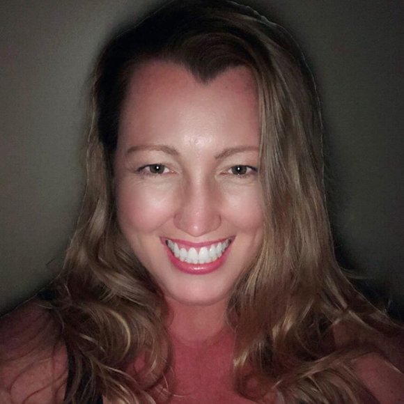 Meet your Posher, Jennifer - Picture 1 of 1